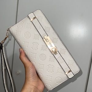 Guess Large Zip Around Wallet Beautiful